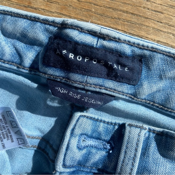 light blue jeans - Picture 4 of 4